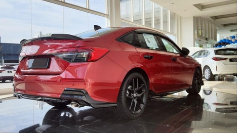 HONDA CIVIC FE1 2022 IÇIN UYUMLU ARKA FLAP TAKIMI - PIANO BLACK